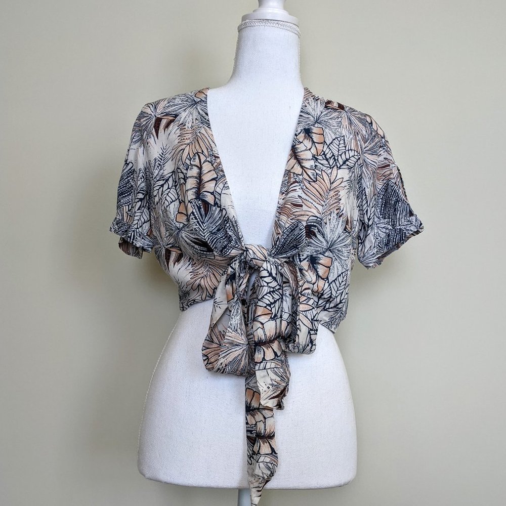 LF Palm Tree crop front tie